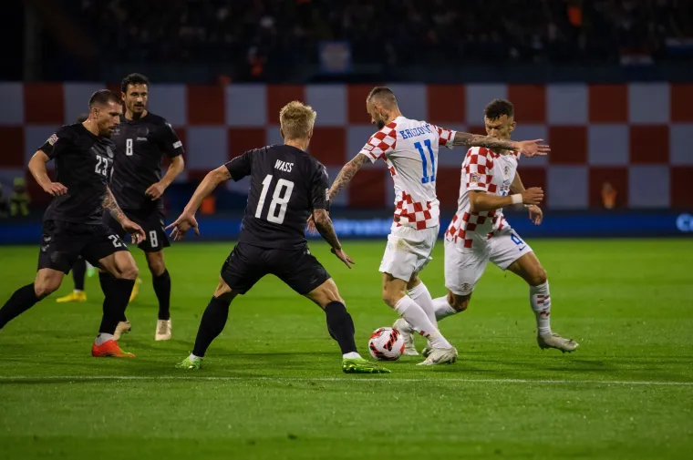 Dirljiva scena na utakmici Hrvatske i Danske: Mališan se rasplakao, a onda ga je Vatreni uzeo u ruke i utješio