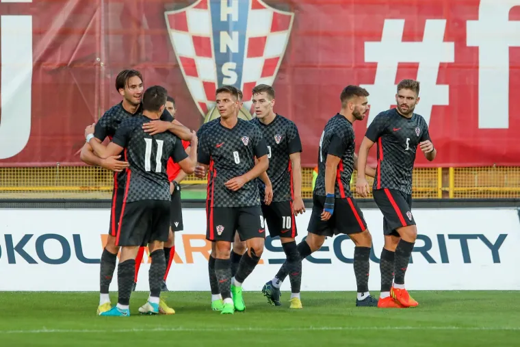 Hrvatska U-21 istim rezultatom kao i A reprezentacija srušila Dansku, Dalić i Kustić gledali našu sjajnu nogometnu budućnost na djelu