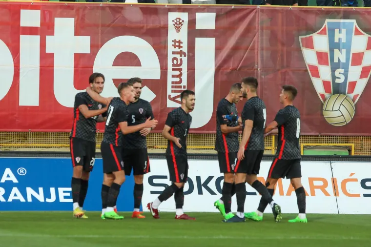 Hrvatska U-21 istim rezultatom kao i A reprezentacija srušila Dansku, Dalić i Kustić gledali našu sjajnu nogometnu budućnost na djelu