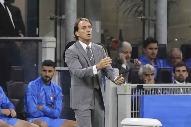 'Tri lava' zavr&scaron;ila plava: Italija bacila u očaj Engleze i &scaron;utnula ih u niži razred Lige nacija: The Sun sprda 'Gordi Albion'; 'Prijeti nam horor'