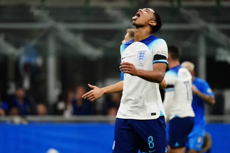 'Tri lava' zavr&scaron;ila plava: Italija bacila u očaj Engleze i &scaron;utnula ih u niži razred Lige nacija: The Sun sprda 'Gordi Albion'; 'Prijeti nam horor'