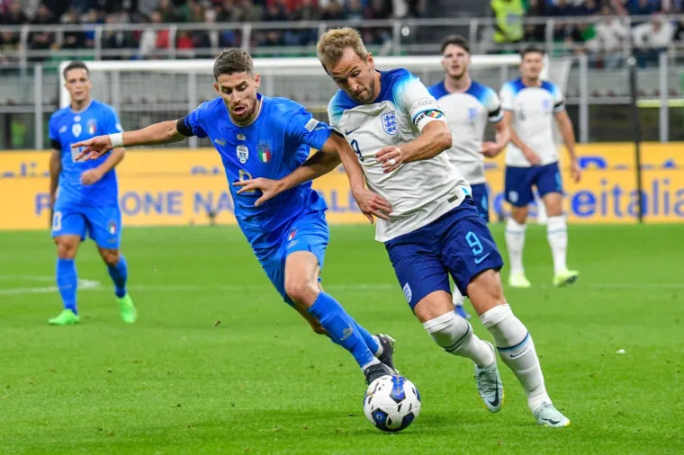 'Tri lava' zavr&scaron;ila plava: Italija bacila u očaj Engleze i &scaron;utnula ih u niži razred Lige nacija: The Sun sprda 'Gordi Albion'; 'Prijeti nam horor'