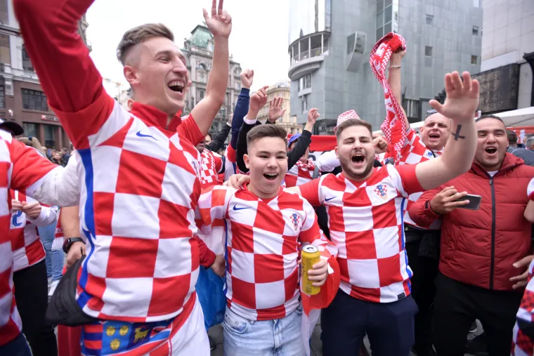 Invazija hrvatskih navijača na ulicama u Beču: Vatreno zagrijavanje i euforija pred utakmicu odluke