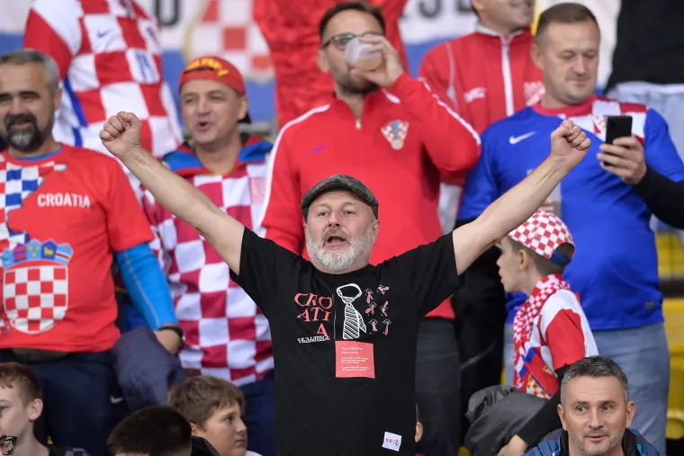 Noć u kojoj je pao Beč: Vi&scaron;e od 20 tisuća navijača je bodrilo Vatrene na putu prema povijesnom uspjehu