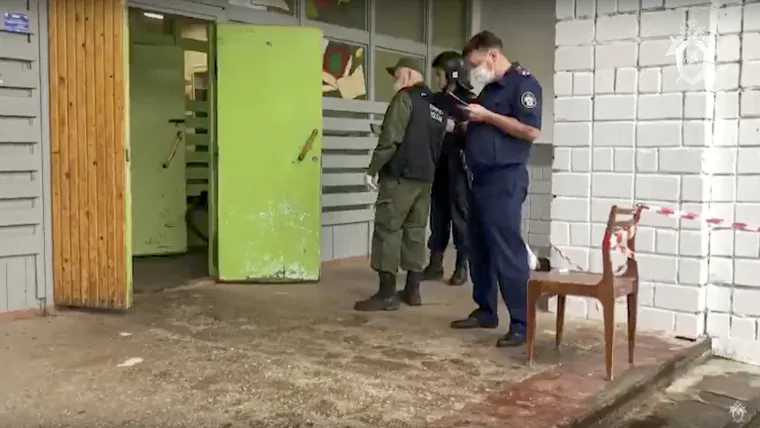 Objavljene fotografije iz ruske škole u koju je upao naoružani napadač: Pogledajte koliko je streljiva ponio