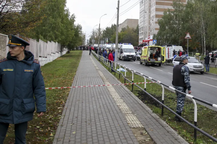 Objavljene fotografije iz ruske škole u koju je upao naoružani napadač: Pogledajte koliko je streljiva ponio