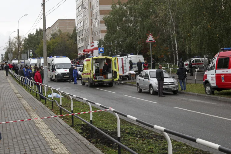 Objavljene fotografije iz ruske škole u koju je upao naoružani napadač: Pogledajte koliko je streljiva ponio