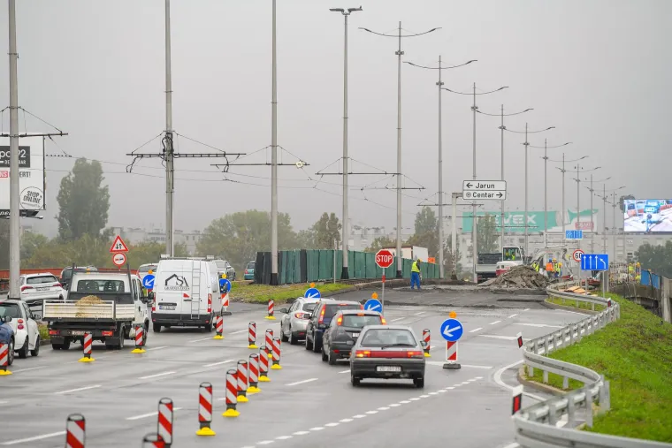 Prometni kolaps i danas na Jadranskom mostu. Čeka se nova regulacija, a do tada: vozači, čuvajte živce!
