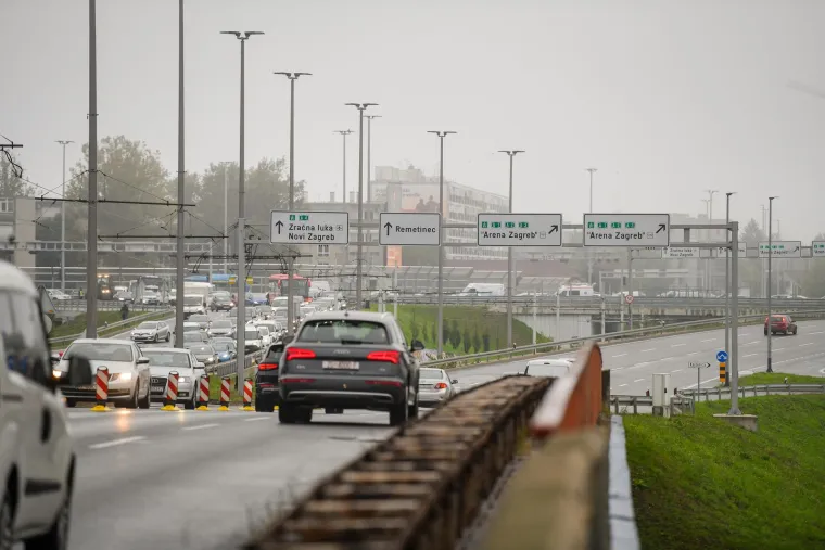 Prometni kolaps i danas na Jadranskom mostu. Čeka se nova regulacija, a do tada: vozači, čuvajte živce!
