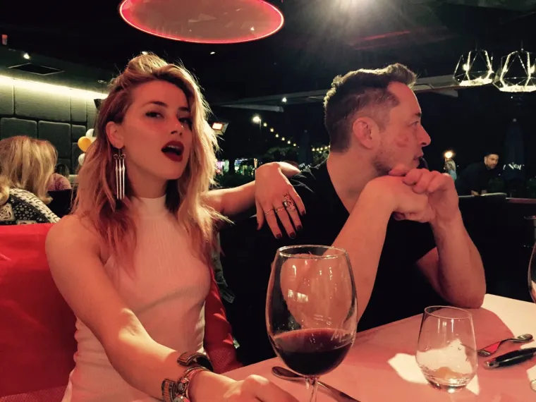 Cara Delevingne još dublje tone u pakao droge, a za sve je kriva Amber Heard? Depp je tvrdio da su njih dvije u vezi