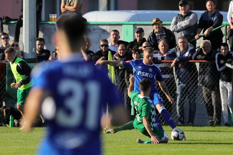 Prvak rutinski prošao u osminu finala Kupa: Slavonci Dinamu priredili nogometni praznik