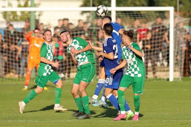 Prvak rutinski prošao u osminu finala Kupa: Slavonci Dinamu priredili nogometni praznik