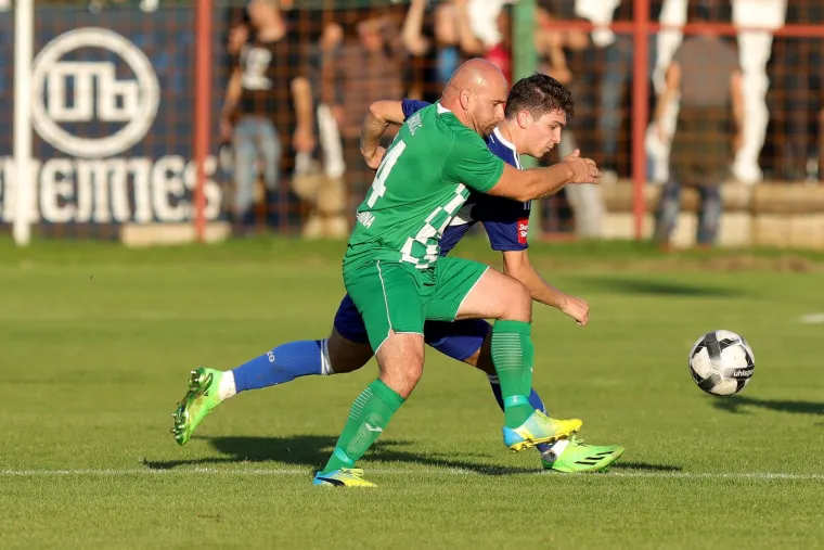 Prvak rutinski pro&scaron;ao u osminu finala Kupa: Slavonci Dinamu priredili nogometni praznik