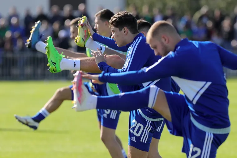 Prvak rutinski pro&scaron;ao u osminu finala Kupa: Slavonci Dinamu priredili nogometni praznik