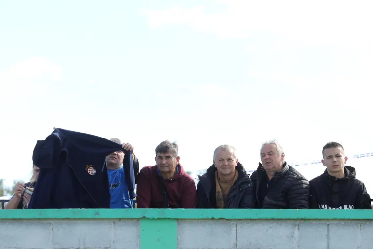 Prvak rutinski pro&scaron;ao u osminu finala Kupa: Slavonci Dinamu priredili nogometni praznik