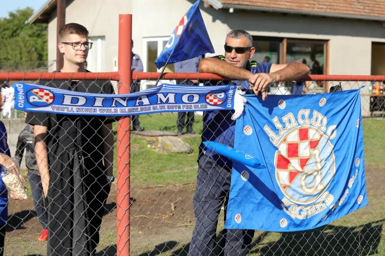 Prvak rutinski pro&scaron;ao u osminu finala Kupa: Slavonci Dinamu priredili nogometni praznik