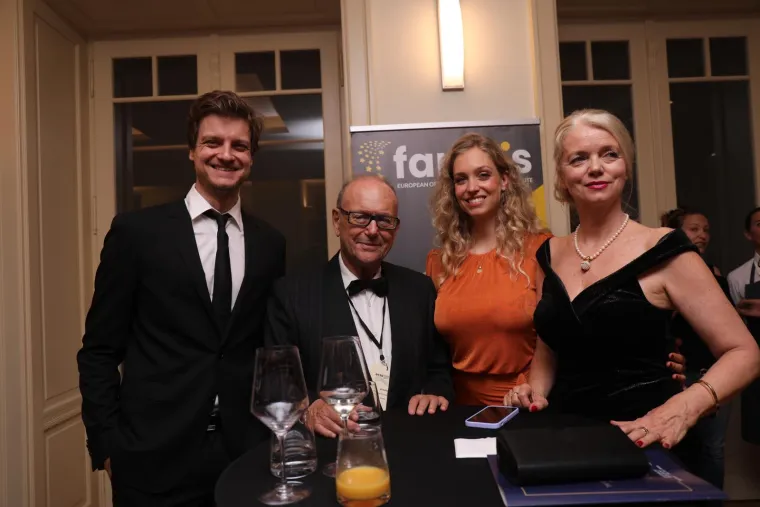 Hana Huljić prvi put u javnom izlasku nakon rođenja kćerkice: Gdje je Petar Grašo, čuva malenu Albu?