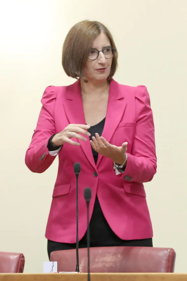 Naše zastupnice zablistale u Saboru: Marijana Petir oduševila sve, pojavila se u izdanju kao da je ispala iz Matrixa