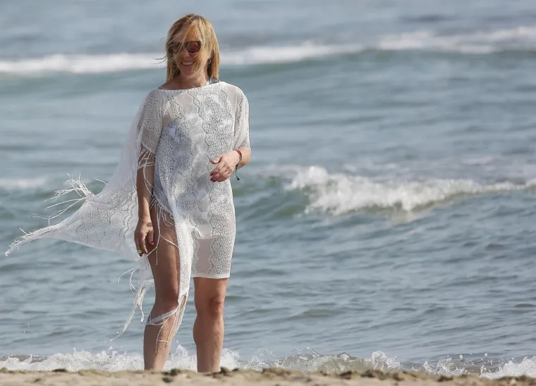 'Žena, majka, kršćanka' bez srama pred paparazzima: Izgledna premijerka Italije uhvaćena u trenucima relaksacije -  i jednoj štetnoj navici