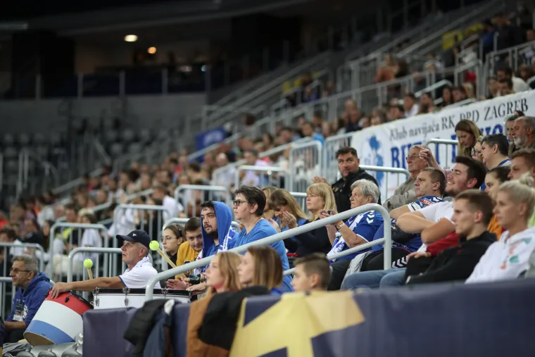 Nogometaši Dinama došli podržati PPD Zagreb u Ligi prvaka: Evo koje su se zvijezde našle na tribinama Arene Zagreb
