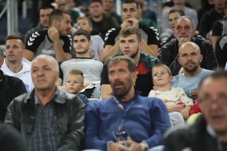 Nogometaši Dinama došli podržati PPD Zagreb u Ligi prvaka: Evo koje su se zvijezde našle na tribinama Arene Zagreb