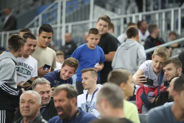 Nogometaši Dinama došli podržati PPD Zagreb u Ligi prvaka: Evo koje su se zvijezde našle na tribinama Arene Zagreb