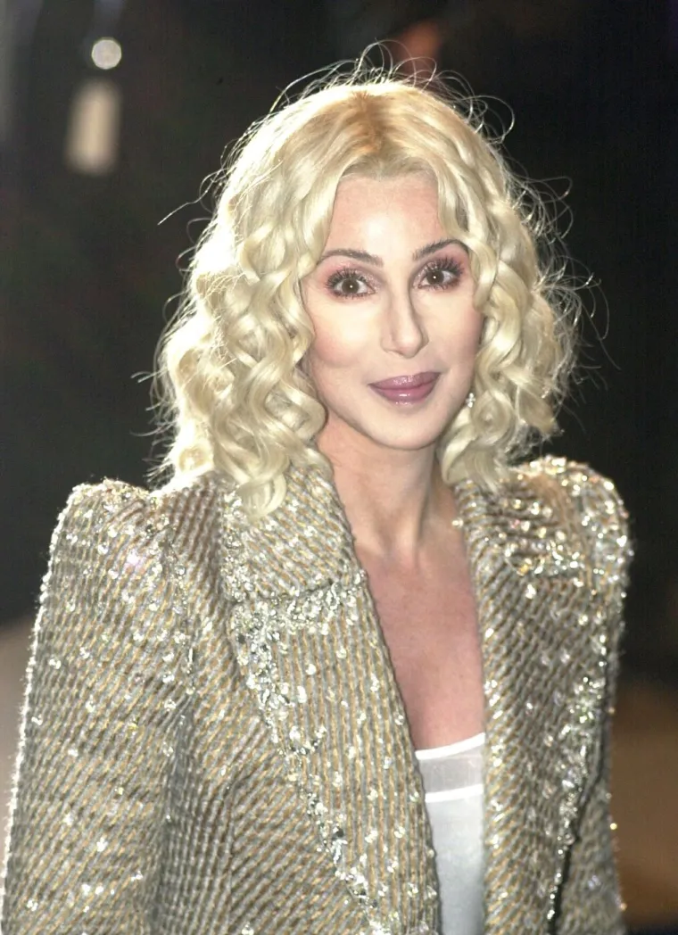 Tko bi Cher dao 76 godina? Diva pro&scaron;etala pistom u pripijenom kombinezonu: Za ovo ni neke upola mlađe ne bi imale hrabrosti