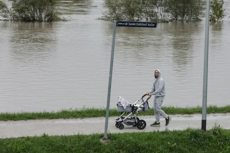 Pripremno stanje u Zagrebu! Dramatično porastao vodostaj Save, izlila se iz korita