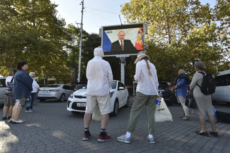 Ludnica i euforija u Moskvi. Tisuće prista&scaron;a iza&scaron;lo na ulice u znak podr&scaron;ke pripajanja dijelova Ukrajine