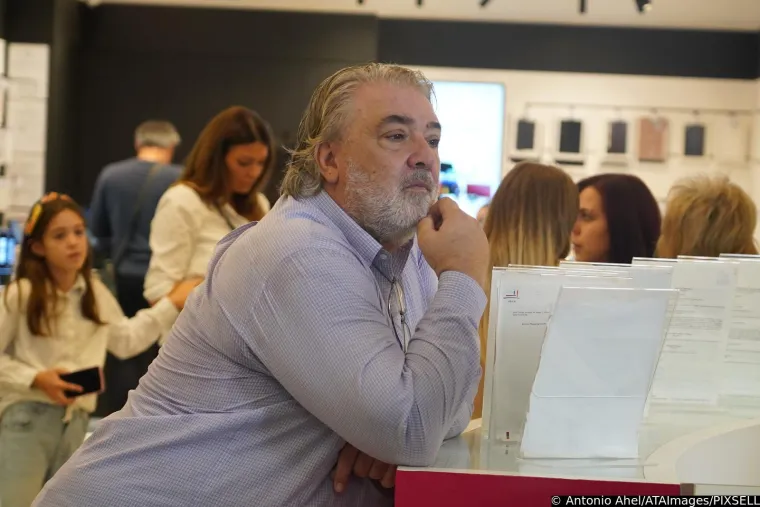 Lepa Brena svečano otvorila svoj &scaron;tand: Skockana diva zasjenila snahu Aleksandru Prijović, stigla i Hana Hadžiavdagić