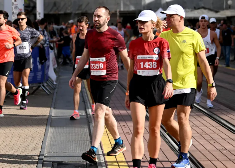 Nakon što je službeno uveo komunalni red u gradu, Tomašević se pridružio 30. po redu Zagrebačkom maratonu