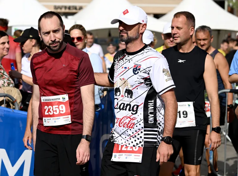 Nakon što je službeno uveo komunalni red u gradu, Tomašević se pridružio 30. po redu Zagrebačkom maratonu