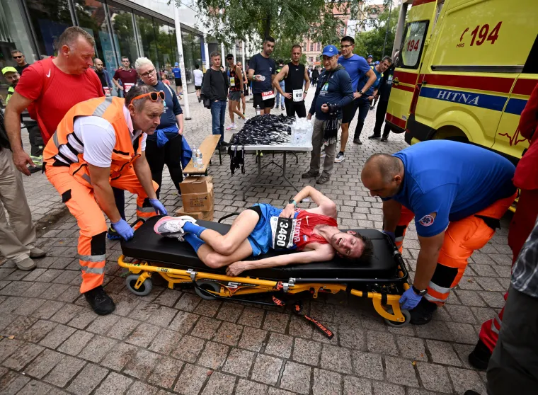 Drama na zagrebačkom maratonu: Hrvatskog atletičara odvela hitna, sru&scaron;io se od bolova