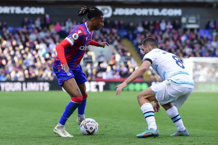 Liverpool nastavio s lo&scaron;im igrama, dotukao ih opaki Belgijac: Chelsea ulovio bodove u 90. 'bombom' s 20 metara