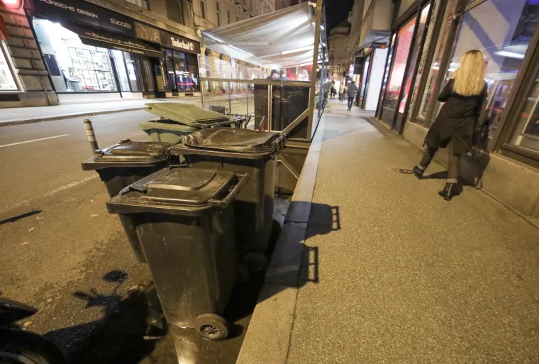 Evo kako je prošla prva večer plavih ZG vrećica: Nisu se svi baš snašli, a i kante još nisu otišle u zaborav...