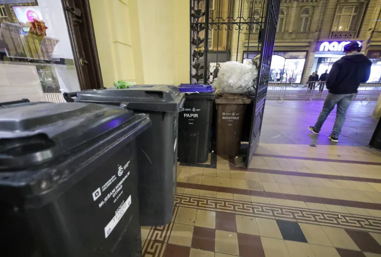 Evo kako je prošla prva večer plavih ZG vrećica: Nisu se svi baš snašli, a i kante još nisu otišle u zaborav...