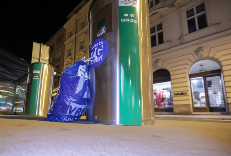 Evo kako je prošla prva večer plavih ZG vrećica: Nisu se svi baš snašli, a i kante još nisu otišle u zaborav...