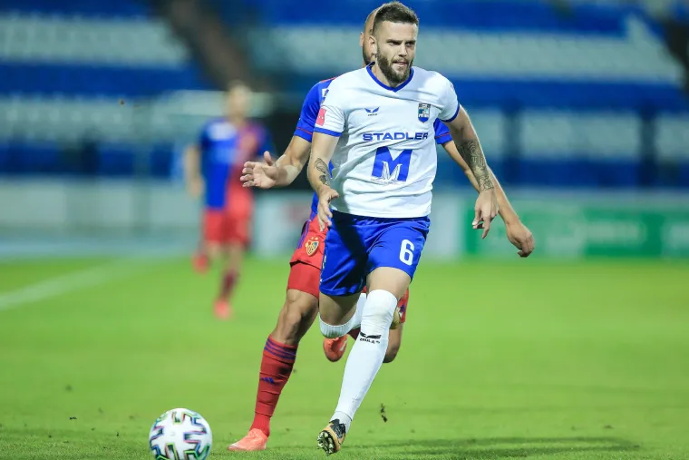 Ante Majstorović - Nakon raskida ugovora s Shanghaiem, navijači Osijeka su se ponadali kako će svog biv&scaron;eg stopera ponovno ugledati u gradu na Dravi. Trenutno je jo&scaron; uvijek bez kluba, a hoće li se vratiti u Osijek tek treba vidjeti.