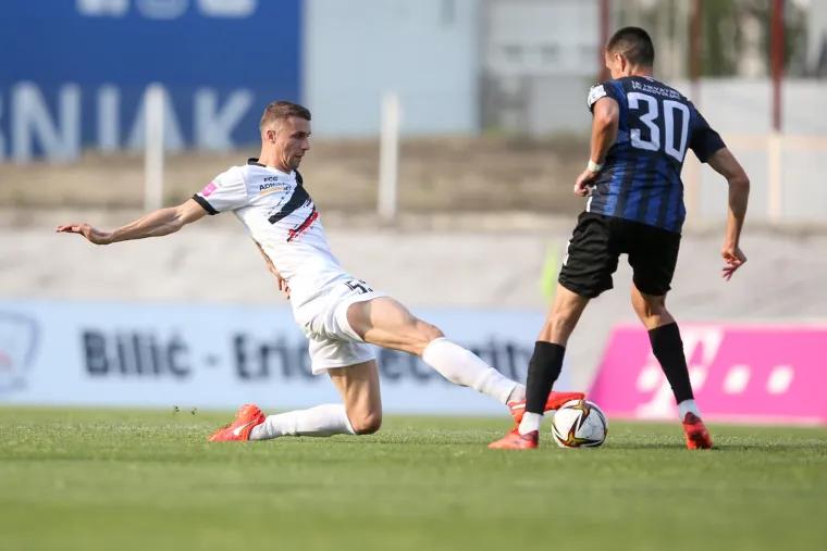 Jozo &Scaron;imunović - Ozljede su mu uni&scaron;tile karijeru, a preko Dragovoljca, Dinama i Celtica do&scaron;ao je do Gorice s kojoj je prije početka nove sezone prekinuo suradnju. Trenutno je također član igrača na slobodnom trži&scaron;tu, a sa svojom odlukom očito neće žuriti.