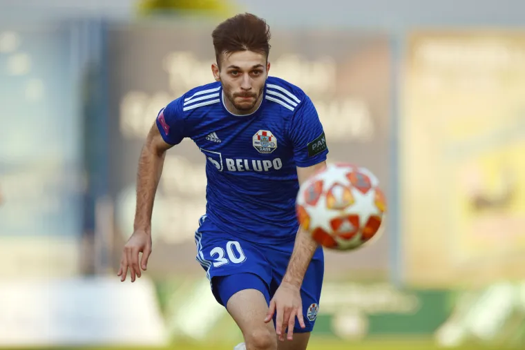 Bruno Bogojević - Standardni HNL prvotimac poput biv&scaron;eg suigrača Gode u Slaven Belupu. Navodno je bio na korak do potpisa sa &Scaron;ibenikom, no na kraju se nije ni&scaron;ta realiziralo te jo&scaron; uvijek čekamo gdje će nastviti karijeru.