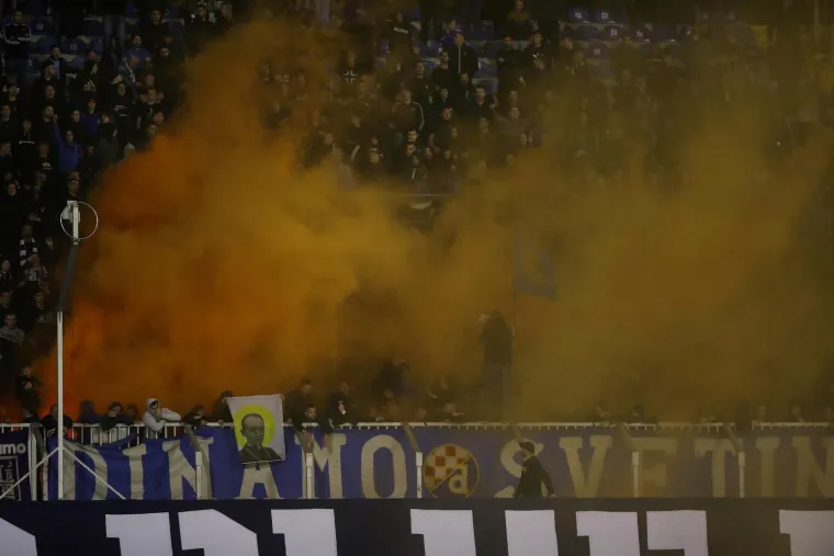 Navijačka galerija HNL-a: Kolo obilježio žestoki Jadranski derbi, BBB-i izvjesili dirljivu poruku