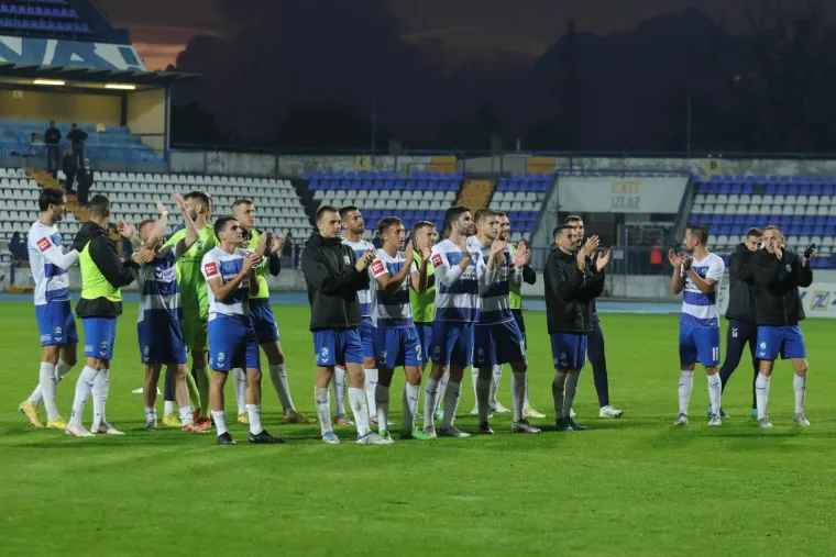 Navijačka galerija HNL-a: Kolo obilježio žestoki Jadranski derbi, BBB-i izvjesili dirljivu poruku