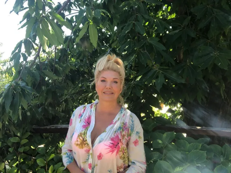Podsjetimo, Suzana Mančić krajem 80-ih bila je san većine muškaraca, a već u zrelijoj dobi odlučila je svoje bujne atribute pokazati u magazinu Playboy, kako je došlo do te suradnje i zašto se odvažila na taj pothvat saznajte u nastavku...
