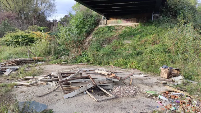 Divlje odlagalište otpada na Savici problem je godinama: Ovo su prizori devastacije prirode u Zagrebu