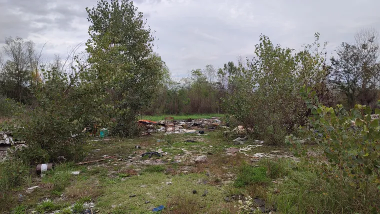 Divlje odlagalište otpada na Savici problem je godinama: Ovo su prizori devastacije prirode u Zagrebu