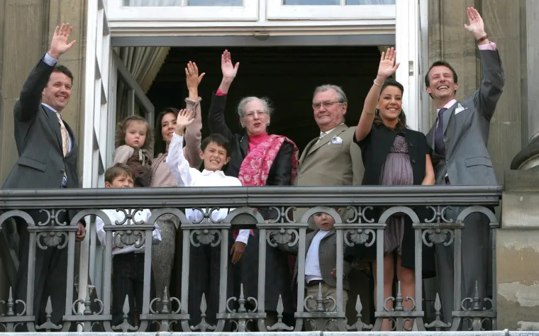 Od 1. siječnja 2023. postat će grofovi i grofice i bit će poznati kao "njihove ekselencije", a ne kao "Njegovo ili Njezino Kraljevsko Visočanstvo". 