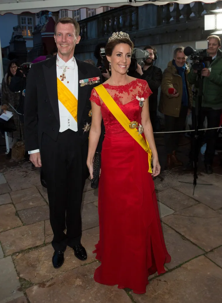 Joachim i njegova druga supruga Marie su za BT.dk priznali da je njihov odnos s princem Frederikom i njegovom suprugom Mary također kompliciran. Istaknuli su kako kraljica Margareta II. nije ni poku&scaron;ala razgovarati s njima. 