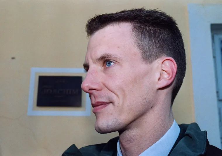 Joachim smatra da je njegova majka kraljica "kaznila" njegovu djecu. Sama vijest o tome mu je priopćena pet dana prije nego &scaron;to je objavljena. "Riječ je o djeci. To je vrlo te&scaron;ka stvar", rekao je. 