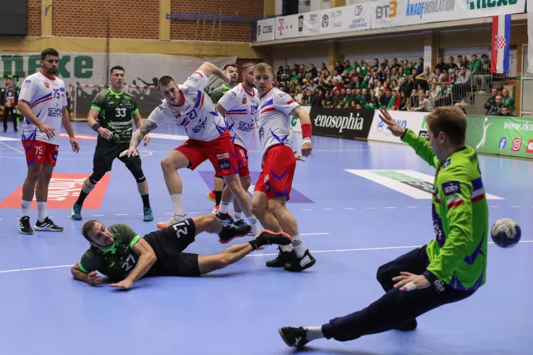 GALERIJA Pogledajte kadrove senzacionalne rukometne bitke u Na&scaron;icama koja je Nexe odvela u Europa ligu