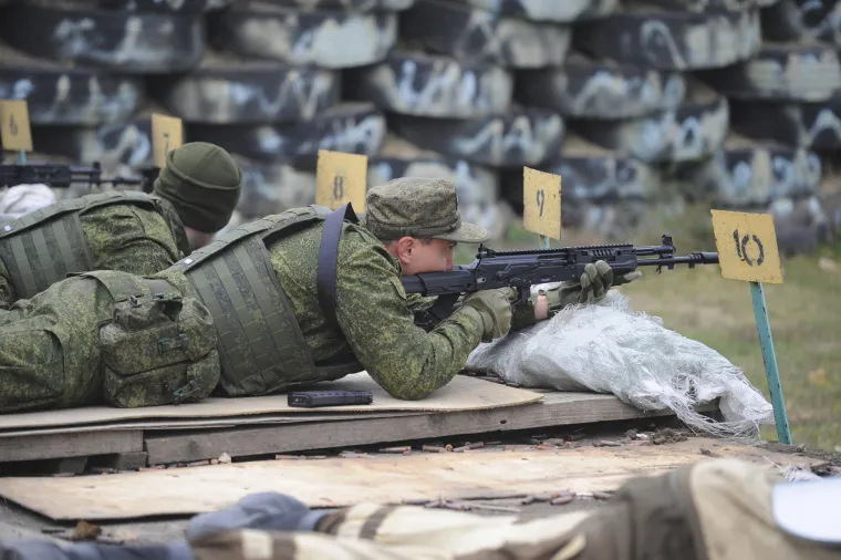Pogledajte kako se tisuće Putinovih regruta priprema za rat! Mnogi od njih pu&scaron;ku nikad nisu imali u rukama